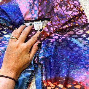 Teeki Hot Yoga Pants - Small - Mermaid Scale Print